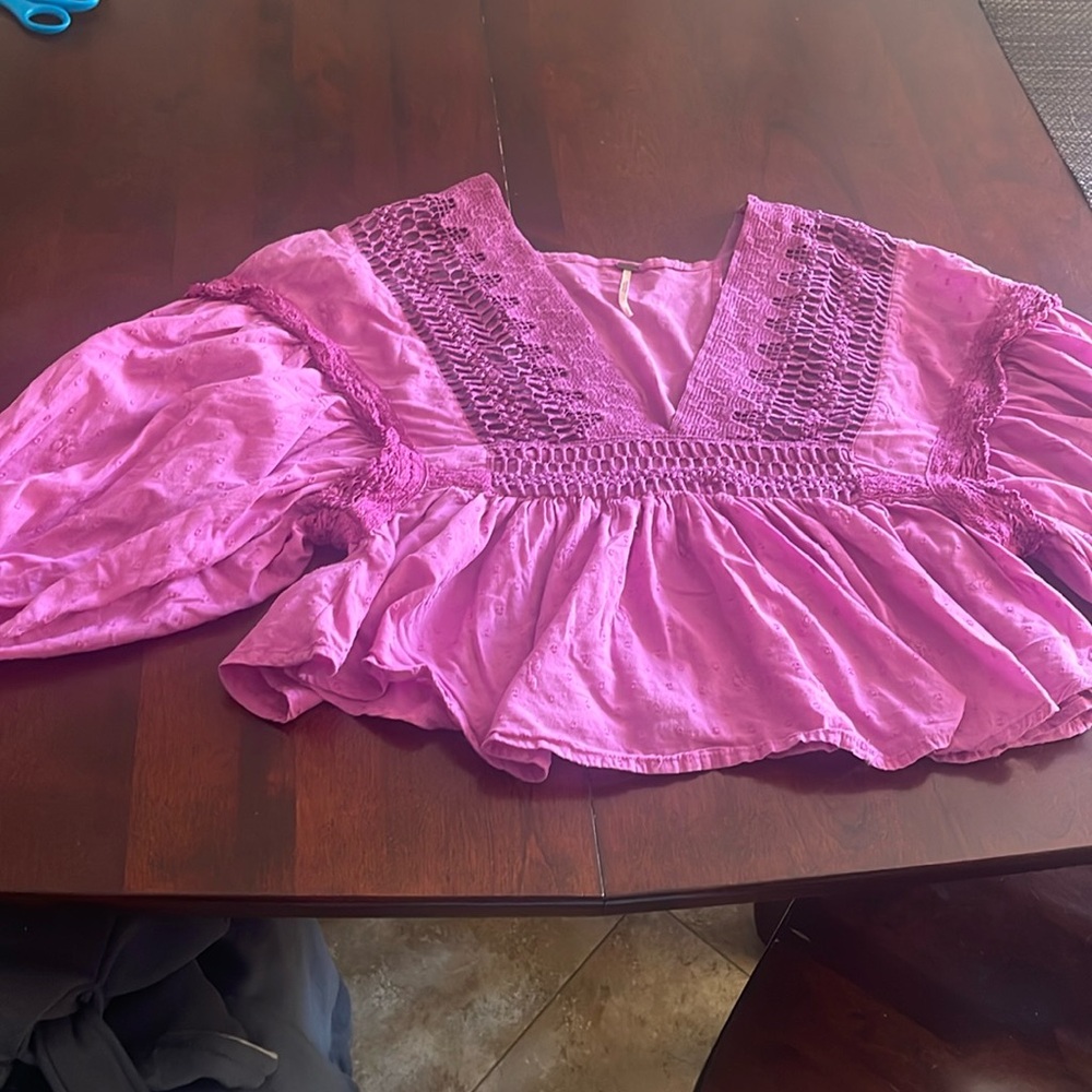 26098 Free People Drive You Mad Blouse Sz Small Boho Tie Sleeves Neon Orchid EUC - Picture 2 of 11